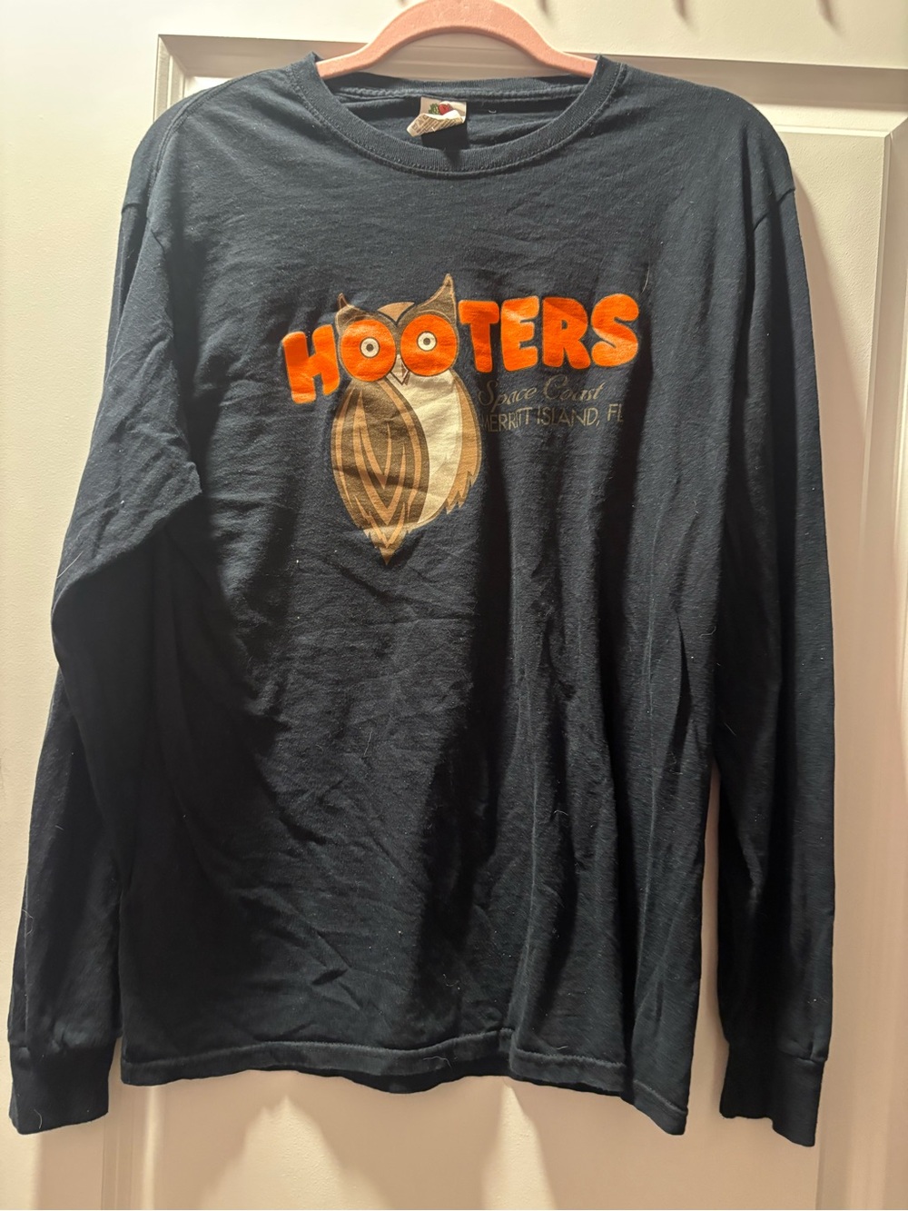 Vintage Hooters Long Sleeve Souvenir Shirt - Merritt Island